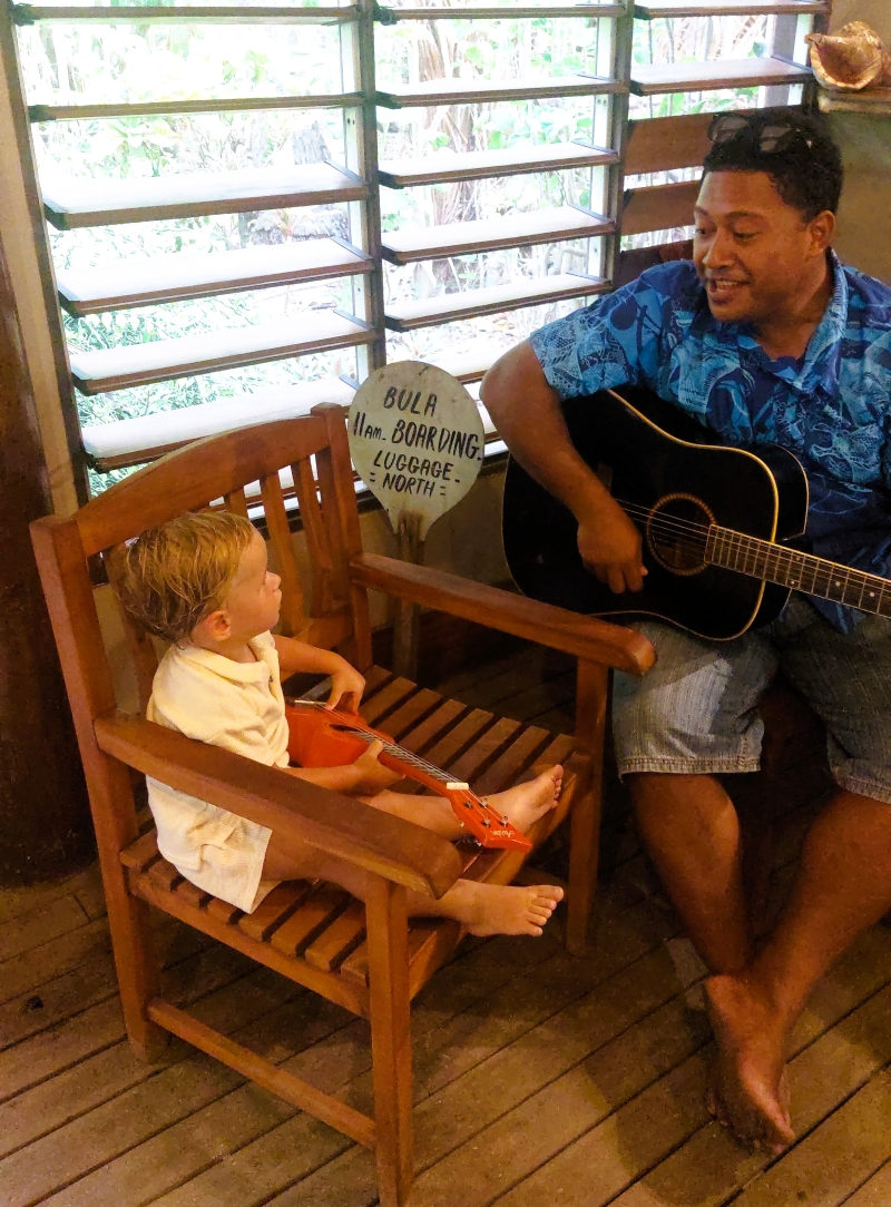 Friendly Barefoot Manta 2025