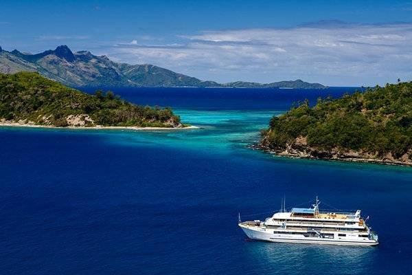 Fiji ferry travel book island hopping
