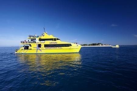 island hopping cruise fiji